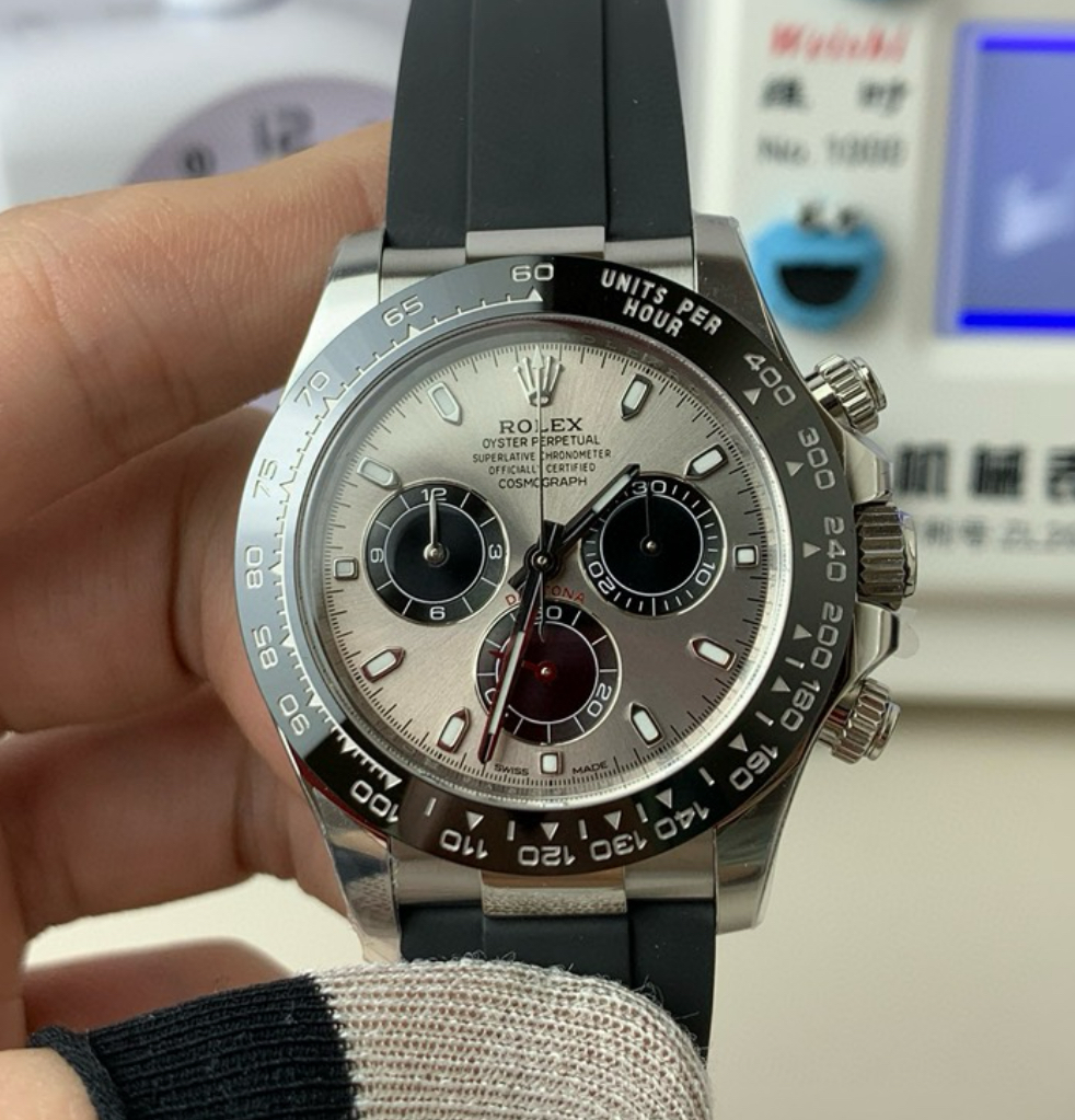 Customer with ultimate replica in Kowloon